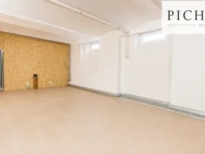Prodej obchodního prostoru, Karlovy Vary, Moravská, 71 m2