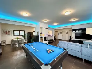 Prodej rodinného domu, Sulice, Luční, 300 m2