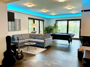 Prodej rodinného domu, Sulice, Luční, 300 m2