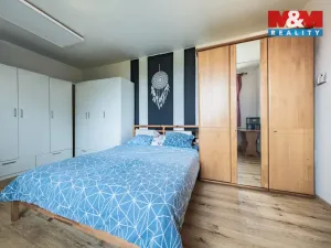 Prodej bytu 4+1, Větrušice, Jižní, 74 m2