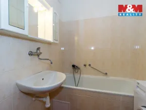 Pronájem bytu 2+1, Holice, Ottmarova, 62 m2