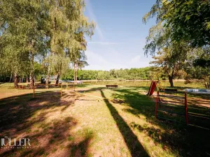 Prodej ubytování, Holice, 1644 m2