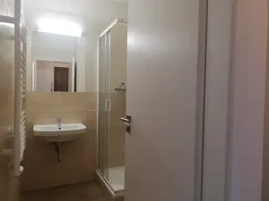 Pronájem bytu 1+kk, Praha - Holešovice, Na Maninách, 31 m2