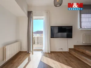 Pronájem bytu 2+kk, Benešov, Husovo náměstí, 78 m2