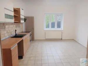 Pronájem bytu 2+1, Krnov, Petrovická, 58 m2