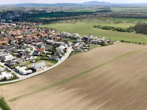 Prodej pozemku pro bydlení, Hrušovany u Brna, Pod Střediskem, 741 m2