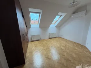 Pronájem bytu 3+1, Praha - Vršovice, Charkovská, 102 m2