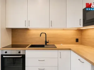 Pronájem bytu 2+kk, Praha - Hloubětín, Kardašovská, 39 m2