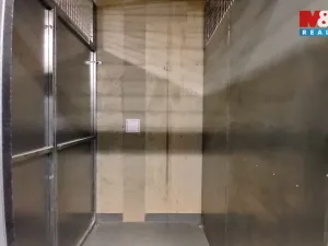 Pronájem bytu 2+kk, Praha - Hloubětín, Kardašovská, 39 m2