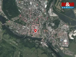 Pronájem atypického bytu, Kadaň, Mírové náměstí, 78 m2