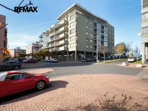 Prodej obchodního prostoru, Praha - Troja, Vřesová, 240 m2