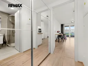 Pronájem bytu 1+kk, Praha - Hloubětín, Poděbradská, 37 m2