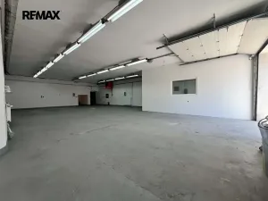 Pronájem skladu, Měřín, 454 m2