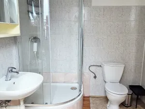 Pronájem bytu 1+1, Praha - Smíchov, Grafická, 36 m2