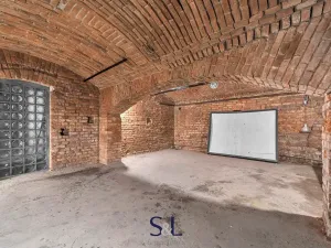 Prodej obchodního prostoru, Praha - Vysočany, Novovysočanská, 222 m2