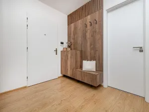 Prodej bytu 2+kk, Praha - Hrdlořezy, Mezilehlá, 51 m2