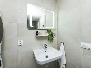 Prodej bytu 2+kk, Praha - Hrdlořezy, Mezilehlá, 51 m2