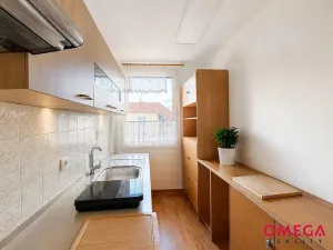 Prodej bytu 3+1, Praha - Suchdol, Gagarinova, 71 m2