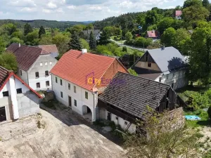 Prodej komerční nemovitosti, Tuhaň, 700 m2
