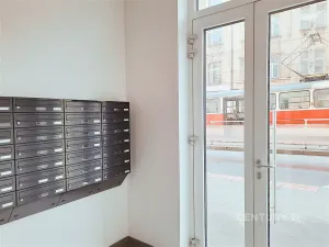 Pronájem bytu 2+kk, Praha, Plzeňská, 52 m2