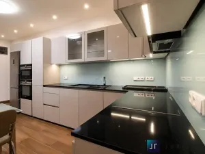 Prodej bytu 2+1, Praha - Holešovice, Veletržní, 87 m2