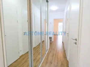Pronájem bytu 2+kk, Praha - Vršovice, Košická, 69 m2