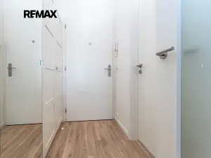 Pronájem bytu 1+kk, Praha - Libeň, Novovysočanská, 25 m2