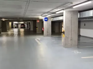 Pronájem garážového stání, Praha - Karlín, Rohanské nábřeží, 15 m2