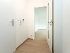 Prodej bytu 1+kk, Praha - Háje, Sochorcova, 34 m2
