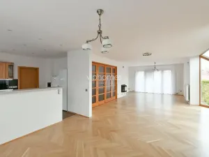 Pronájem vily, Praha - Nebušice, 360 m2
