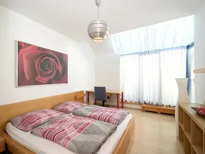Pronájem bytu 3+kk, Praha - Žižkov, Jeseniova, 99 m2