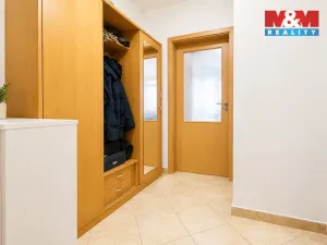 Pronájem bytu 1+kk, Praha - Horní Měcholupy, Boloňská, 33 m2