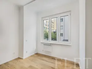 Pronájem bytu 1+kk, Praha - Karlín, Křižíkova, 22 m2