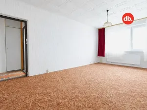 Prodej bytu 4+1, Ostrov, Lidická, 84 m2