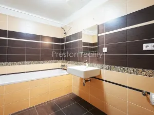 Pronájem bytu 2+kk, Ostrava, Sokolovská, 61 m2