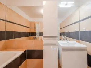 Prodej bytu 3+kk, Praha - Vysočany, Skloněná, 74 m2