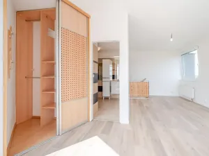 Prodej bytu 3+kk, Praha - Vysočany, Skloněná, 74 m2