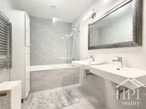 Pronájem bytu 4+kk, Praha - Karlín, U Mlýnského kanálu, 120 m2