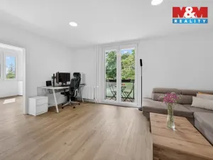 Prodej bytu 3+1, Třeboň - Třeboň II, Nádražní, 63 m2
