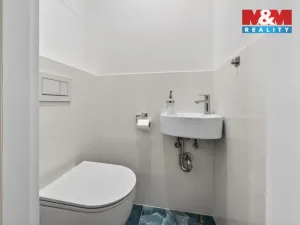 Prodej bytu 3+1, Třeboň - Třeboň II, Nádražní, 63 m2