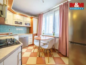 Prodej bytu 3+1, Sokolov, Slavíčkova, 66 m2