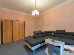 Pronájem bytu 2+1, Karlovy Vary, Moskevská, 60 m2