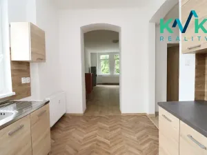 Pronájem bytu 3+1, Karlovy Vary, Šmeralova, 85 m2