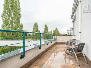 Pronájem bytu 3+1, Praha - Hlubočepy, Högerova, 100 m2