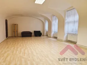 Pronájem kanceláře, Praha - Smíchov, Holečkova, 140 m2