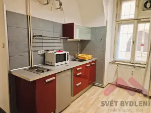 Pronájem kanceláře, Praha - Smíchov, Holečkova, 140 m2