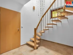 Prodej rodinného domu, Hrdlořezy, 400 m2