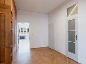 Pronájem bytu 4+kk, Praha - Holešovice, Veverkova, 111 m2