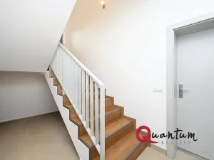 Pronájem kanceláře, Praha - Holyně, Za Knotkem, 79 m2