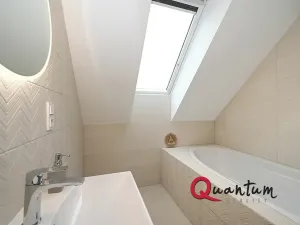 Pronájem kanceláře, Praha - Holyně, Za Knotkem, 79 m2